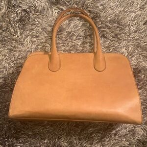 🧡 Classic leather satchel/handbag